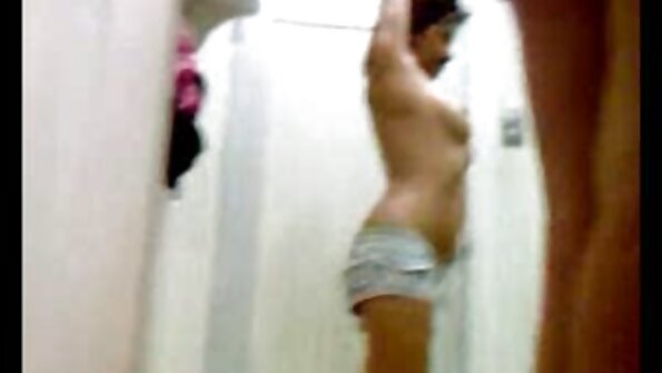 Seho hardcore efatra miaraka amin'ny zazakely brunette telo sy lehilahy iray