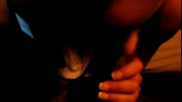 Ramatoa vonona ny hanao firaisana amin'ny olon-tsy fantatra mba hamahana ny hanoanana adala