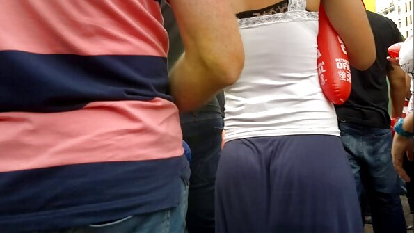 Latina amin'ny stockings dia mila izany akoho mafy izany avy hatrany