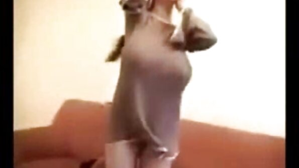 Latina hottie amin'ny nono be dia nijaly tamin'ny toerana fanaovana firaisana tiany indrindra